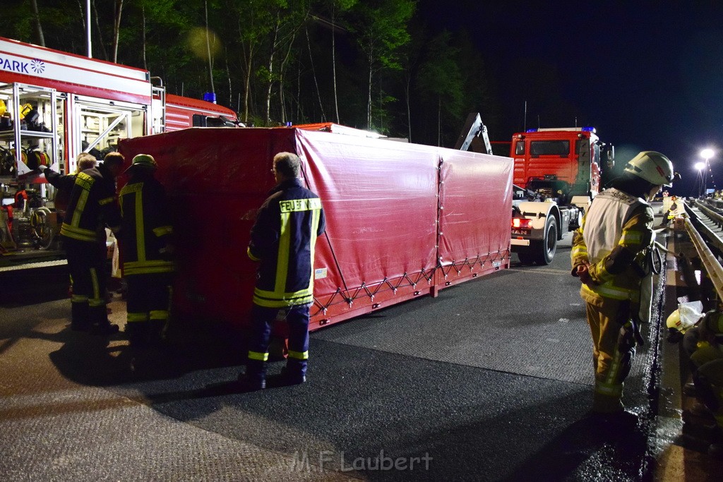 VU Gefahrgut LKW umgestuerzt A 4 Rich Koeln Hoehe AS Gummersbach P705.JPG - Miklos Laubert